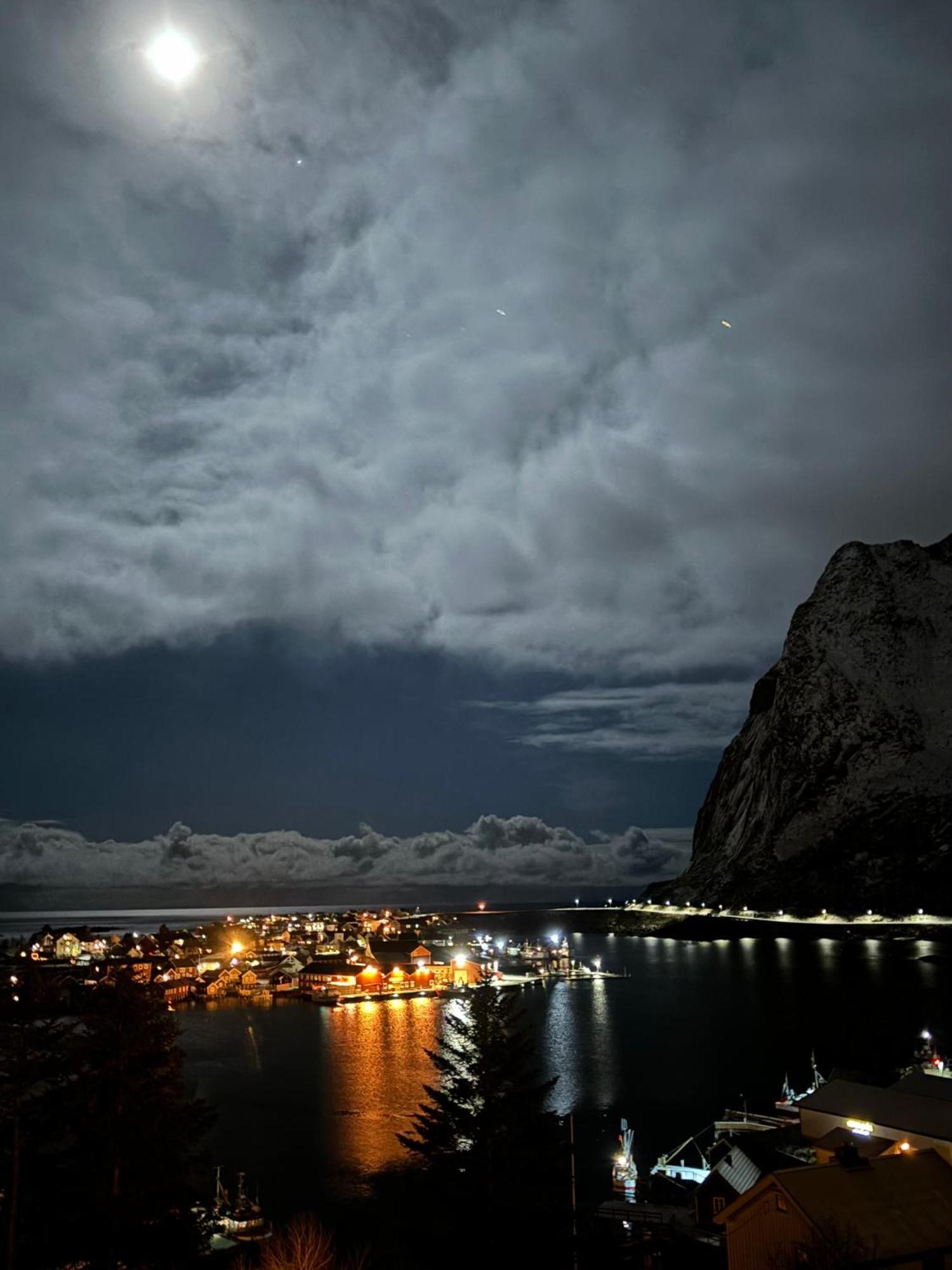 Lofoten Bed & Breakfast Reine - Rooms & Apartments المظهر الخارجي الصورة