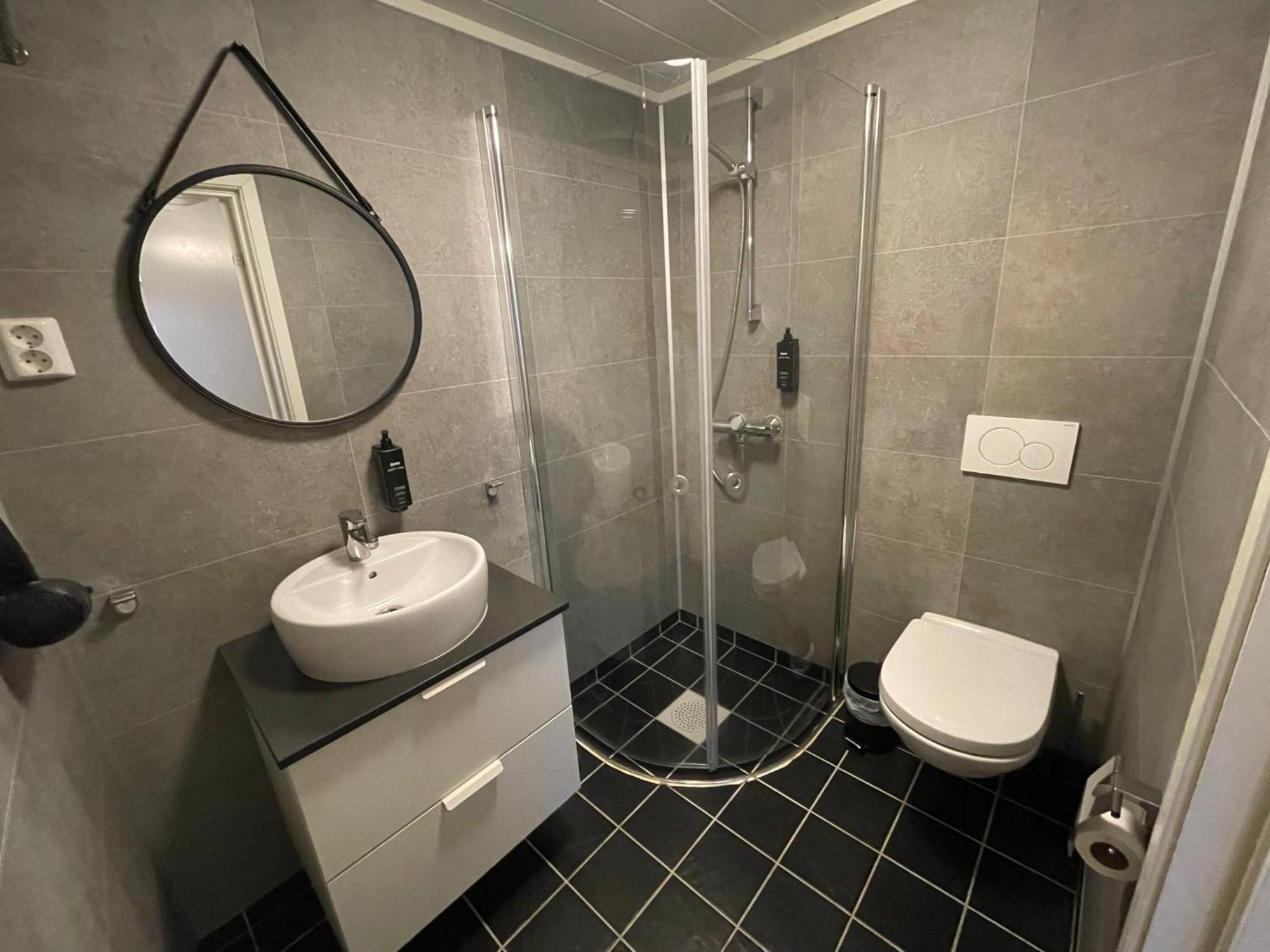 Lofoten Bed & Breakfast Reine - Rooms & Apartments المظهر الخارجي الصورة